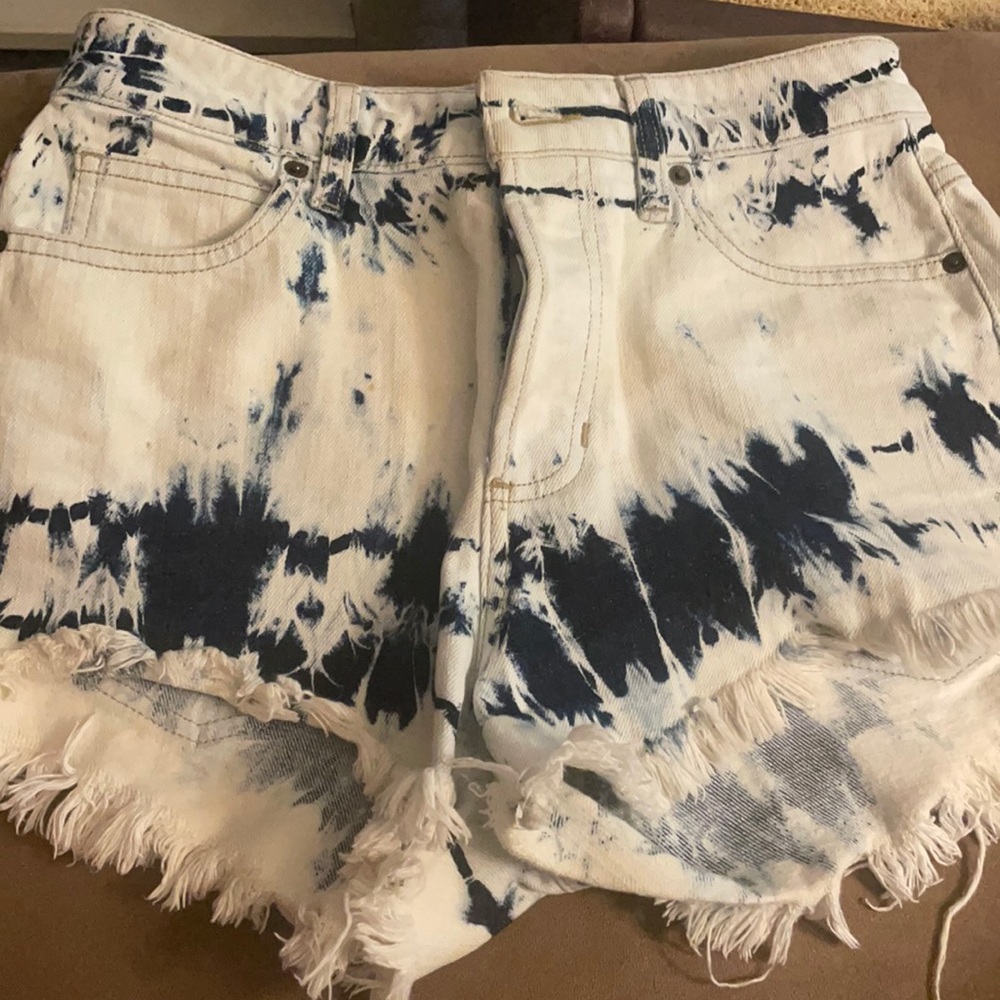 RARE tie dye Guess high waisted shorts